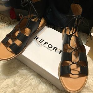 Report Gladiator Sandals